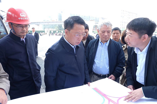 南昌市委副書記、市長劉建洋視察洪都大道快速化改造工程