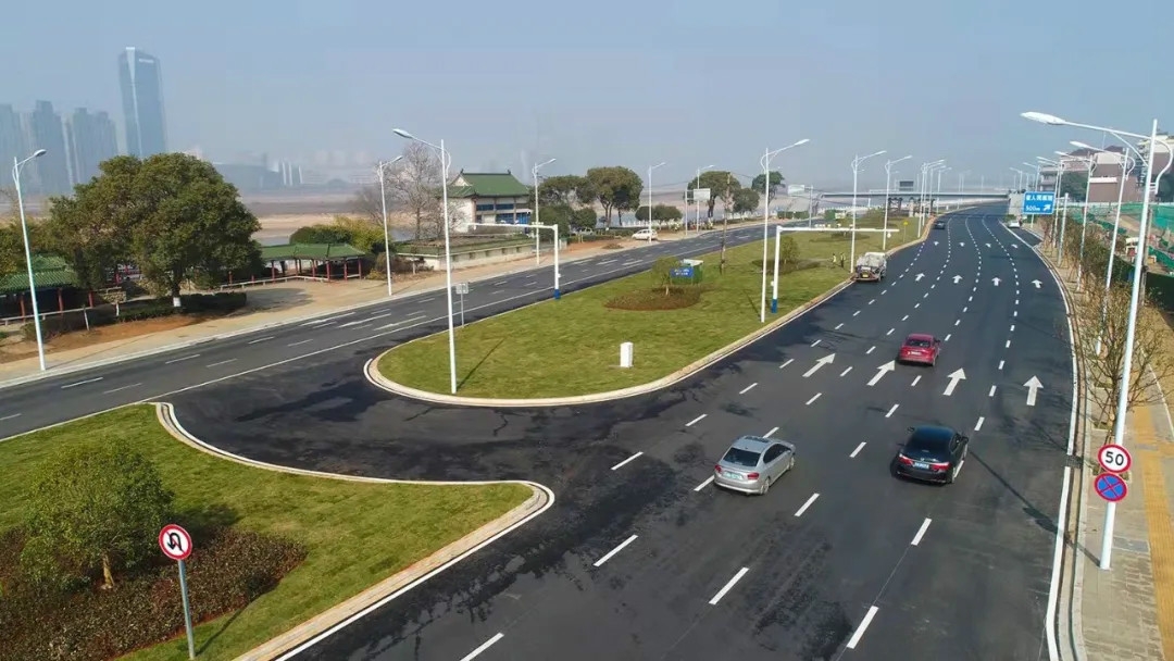 “不堵車了，通過時(shí)間至少縮短了三分之二” 沿江中北大道提升改造（一期）工程主線通車方便市民出行